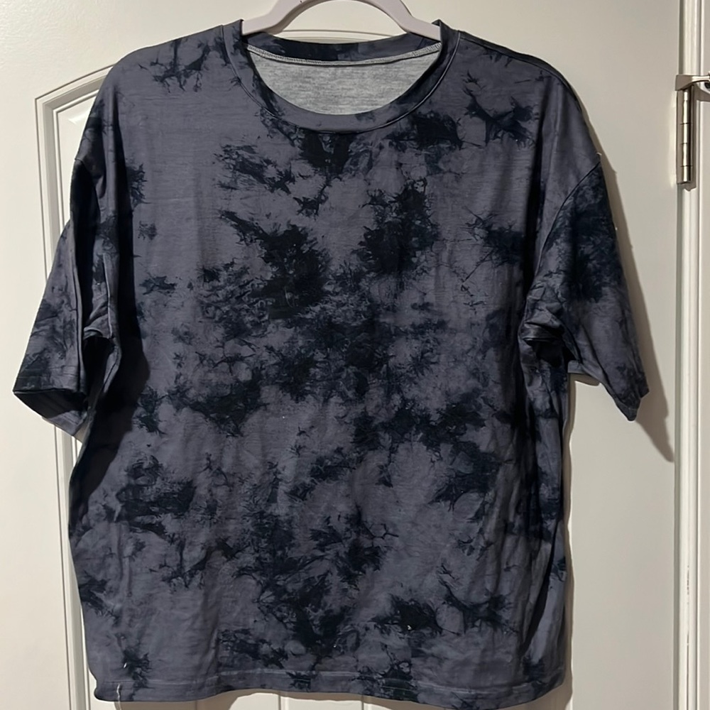 Black and gray tye-dye women tshirt